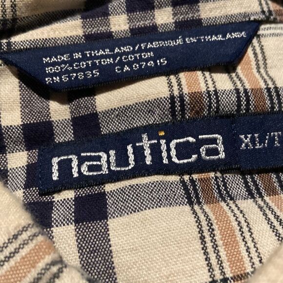Nautica size Xl long sleeved button down plaid shirt like new condition - Picture 2 of 2